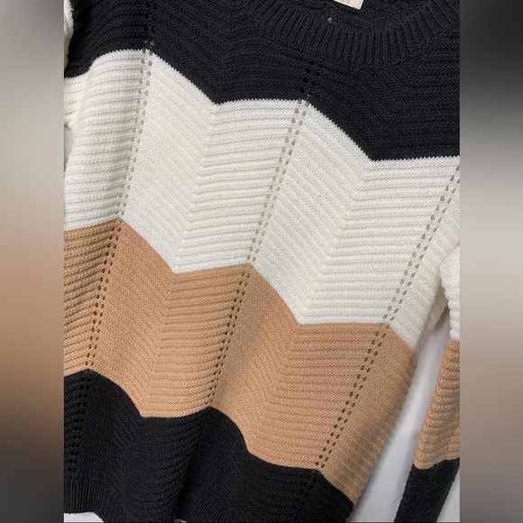 3/$20 Full Circle Trends Stylish Chevron Knit Sweater - Black, White, & Tan XL - Picture 3 of 11